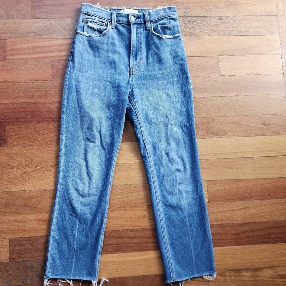 Abercrombie & Fitch "The Ankle Straight Ultra High Rise" Size 26/2 - Picture 2 of 15